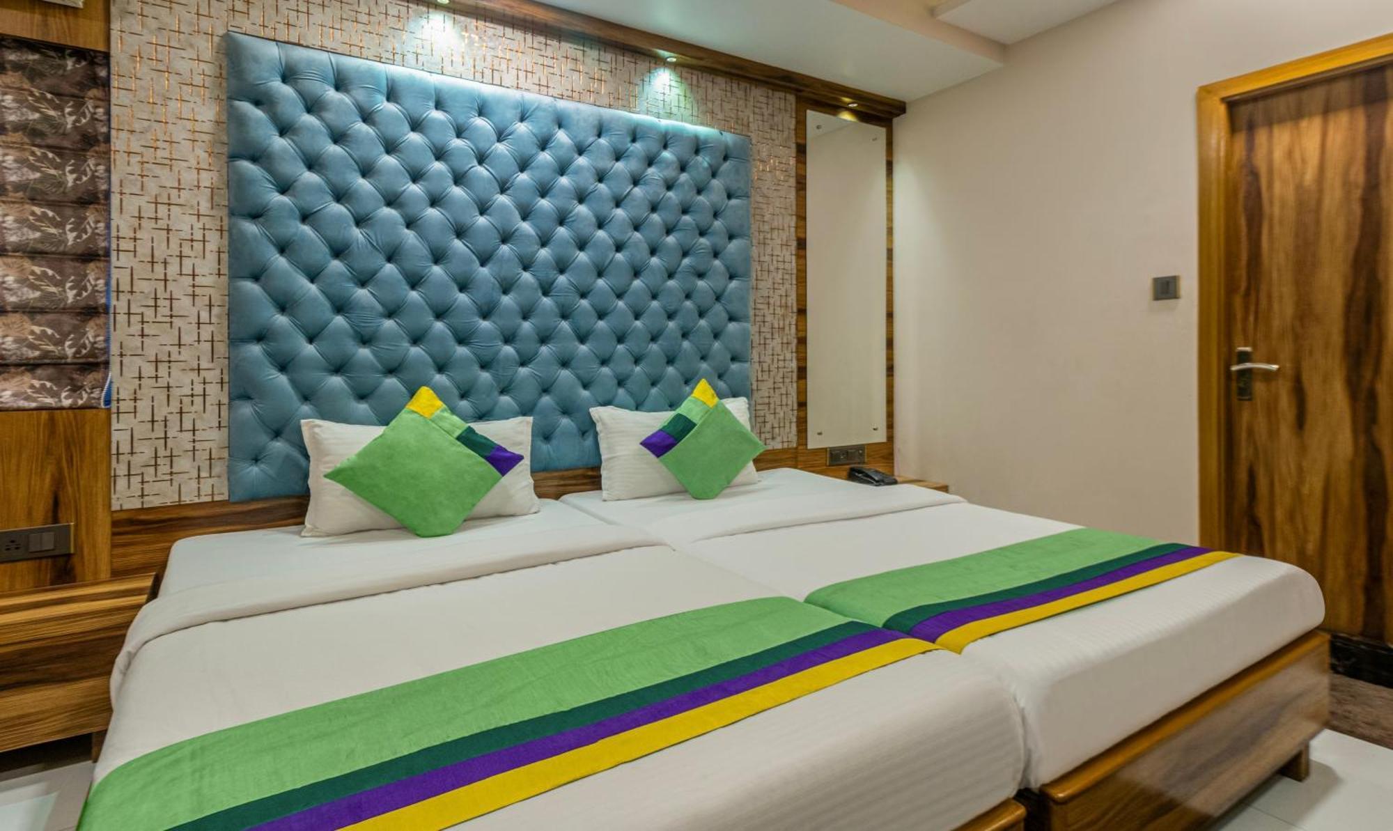 Hotel Orion Crystal Calcutta Exterior foto