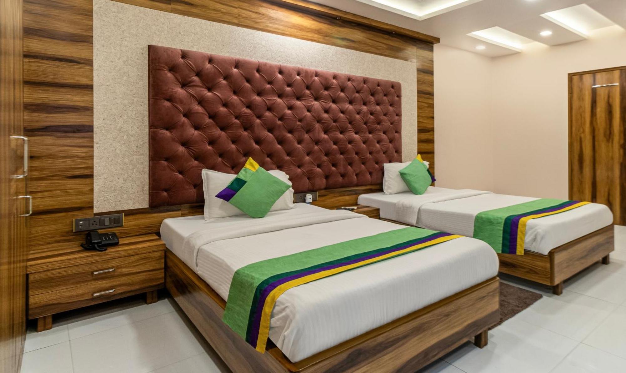 Hotel Orion Crystal Calcutta Exterior foto