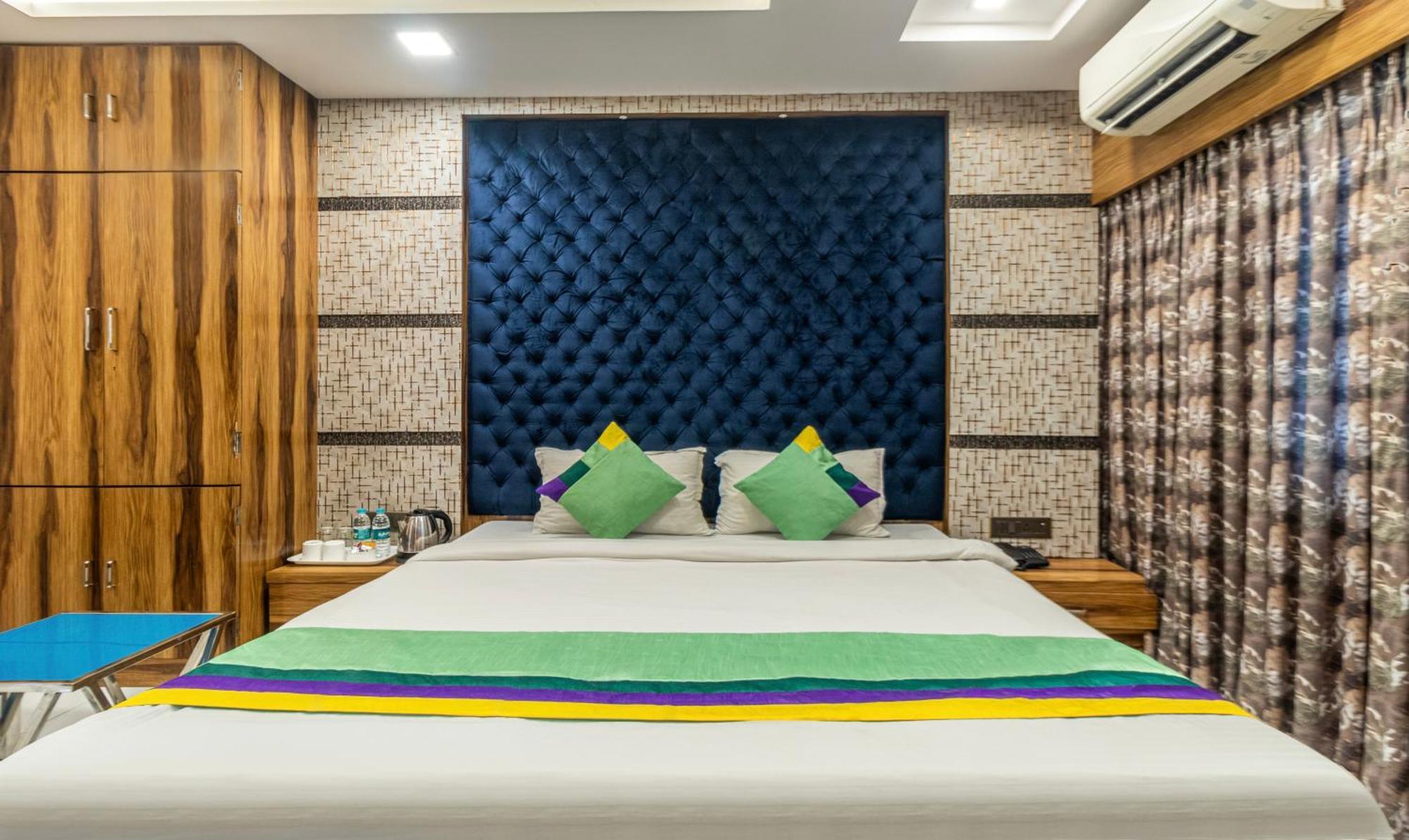 Hotel Orion Crystal Calcutta Exterior foto