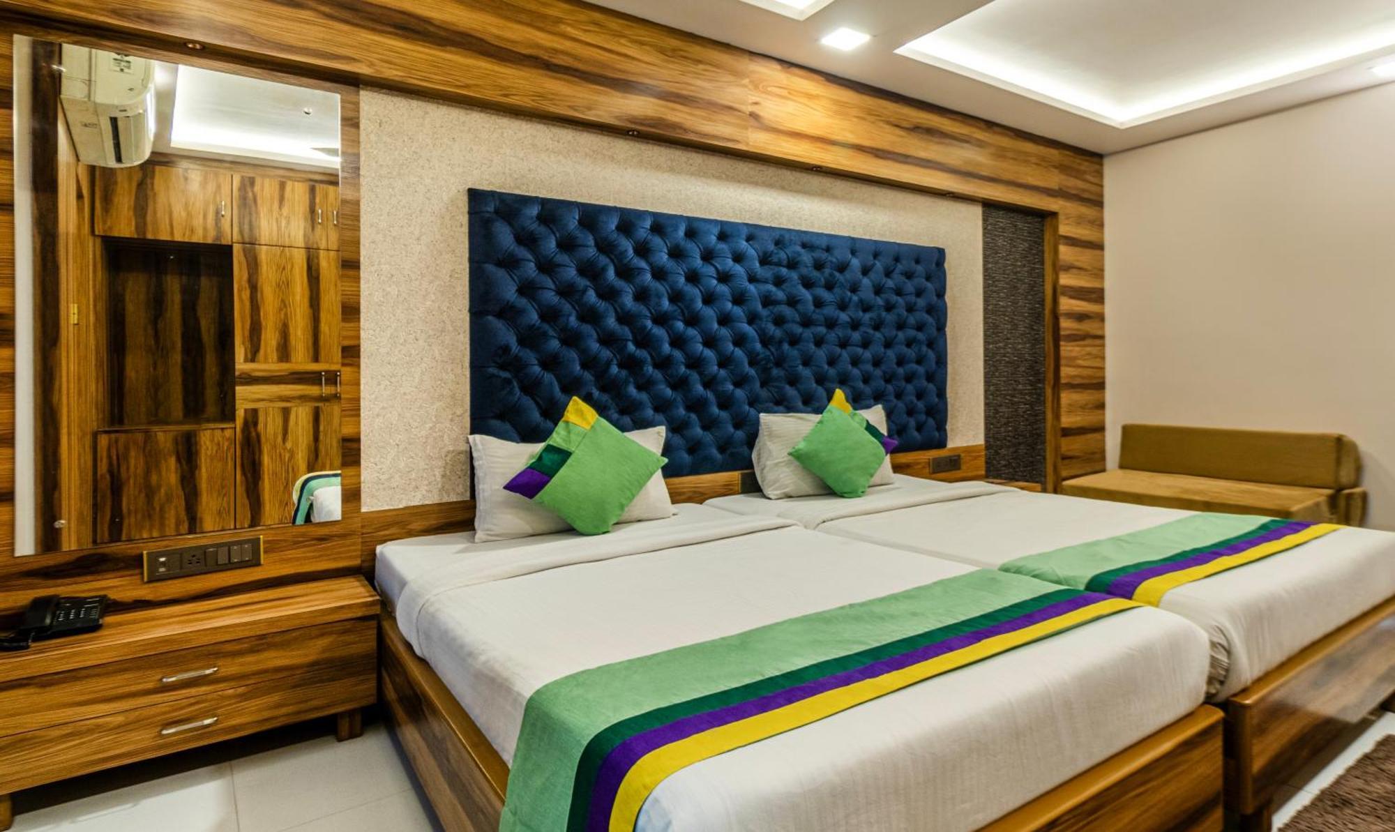 Hotel Orion Crystal Calcutta Exterior foto
